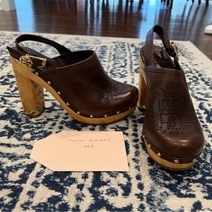 Tory Burch Brayden sling back clogs
Size 8